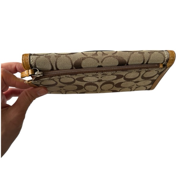 Authentic y2k Vintage Coach Monogram Logo Buckle Wallet Tan Beige Patent trim - Picture 7 of 8